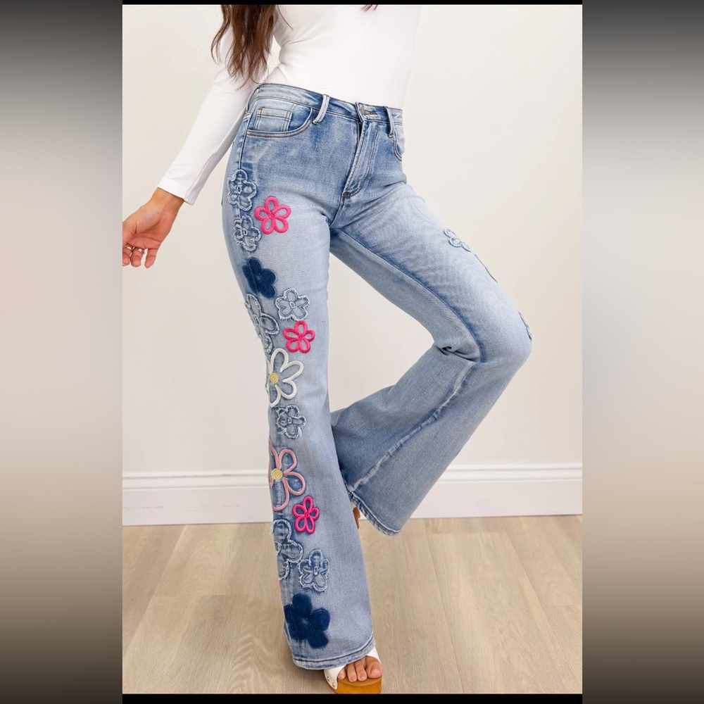 Embroidered Daisy Light Blue Flare Jeans by Alexa Rae size Large